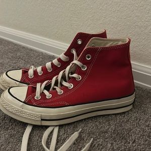 Red converse 7.5